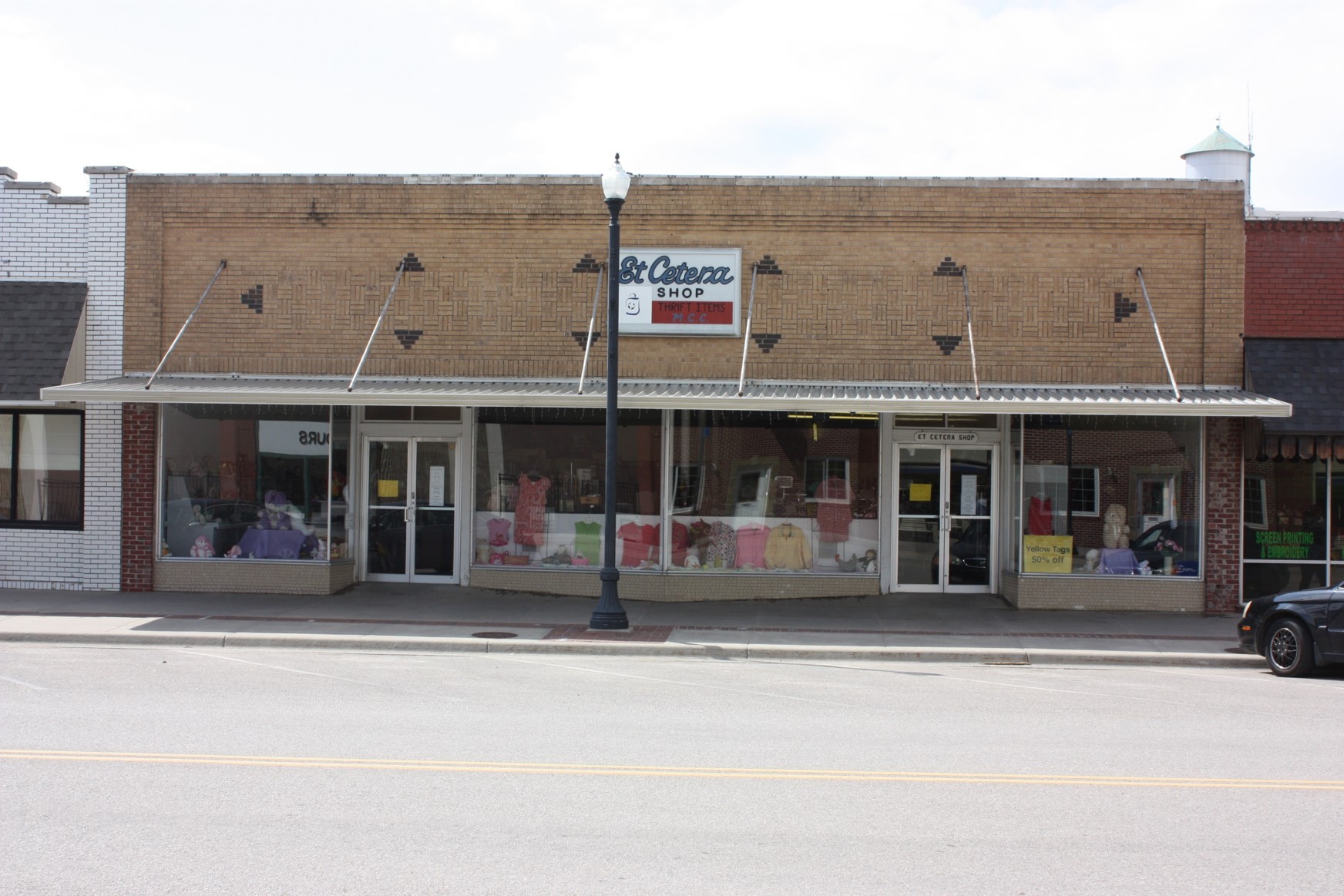 The Hillsboro Et Cetera Shop storefront